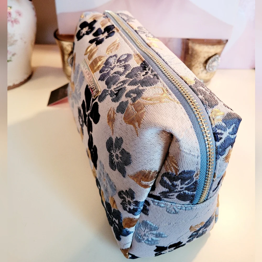 🌺Vince Camuto Cosmetic Bag Cosmetic Case Travel Bag Luxury